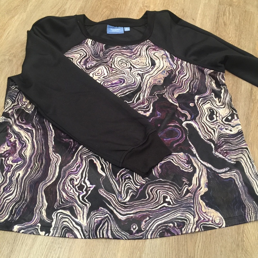Unique top. beautiful colors.